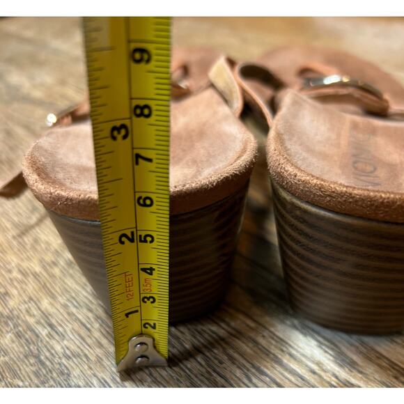 Vionic Orchid Toe Post Wedge Sandal in Sable Brown Sz 9 EU 41  Gold Accent Ring - Picture 9 of 9